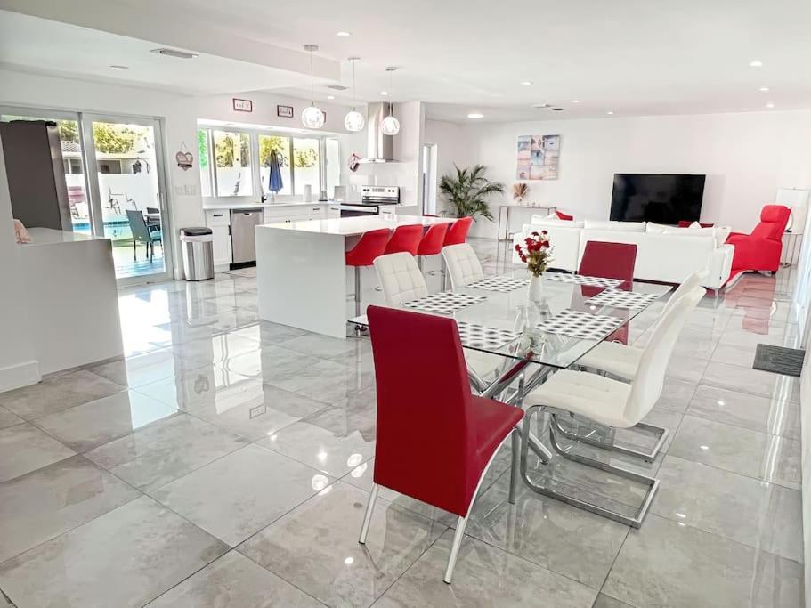 Luxurious & Modern Open Floor Plan Heated Pool Villa Hollywood Ngoại thất bức ảnh
