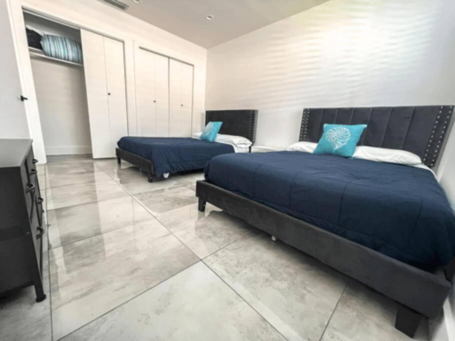 Luxurious & Modern Open Floor Plan Heated Pool Villa Hollywood Ngoại thất bức ảnh