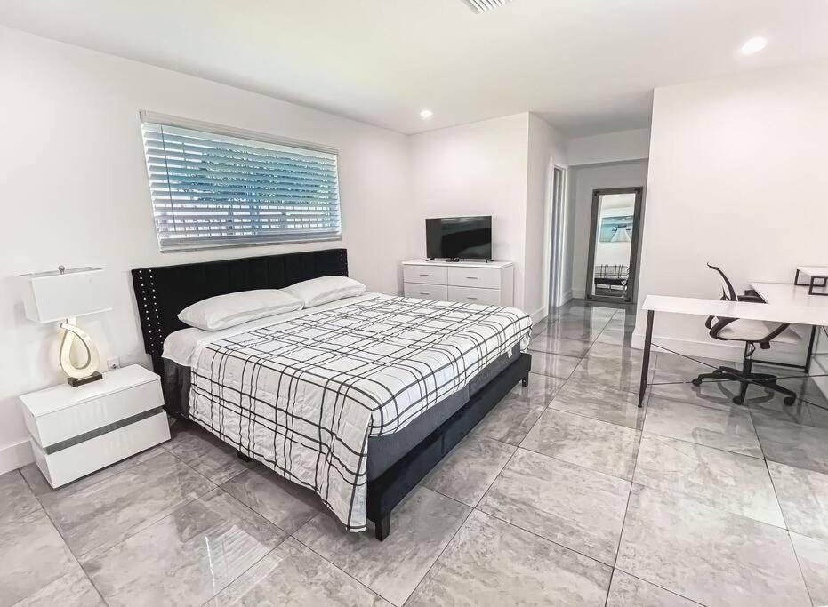 Luxurious & Modern Open Floor Plan Heated Pool Villa Hollywood Ngoại thất bức ảnh